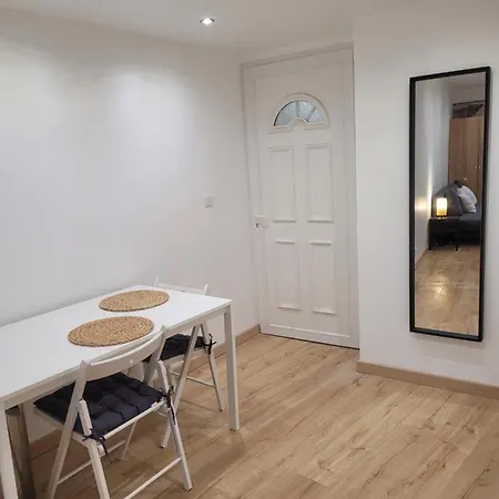 Cosy Studio Saint-Mitre-les-Remparts Exterior photo